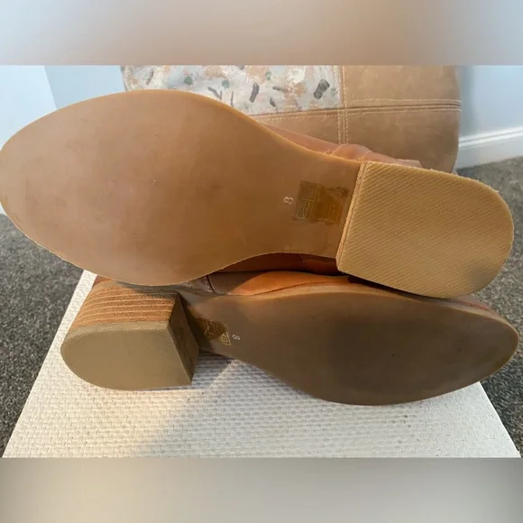 NWOT tan leather ankle boots by Jeffery Campbell - Picture 6 of 9